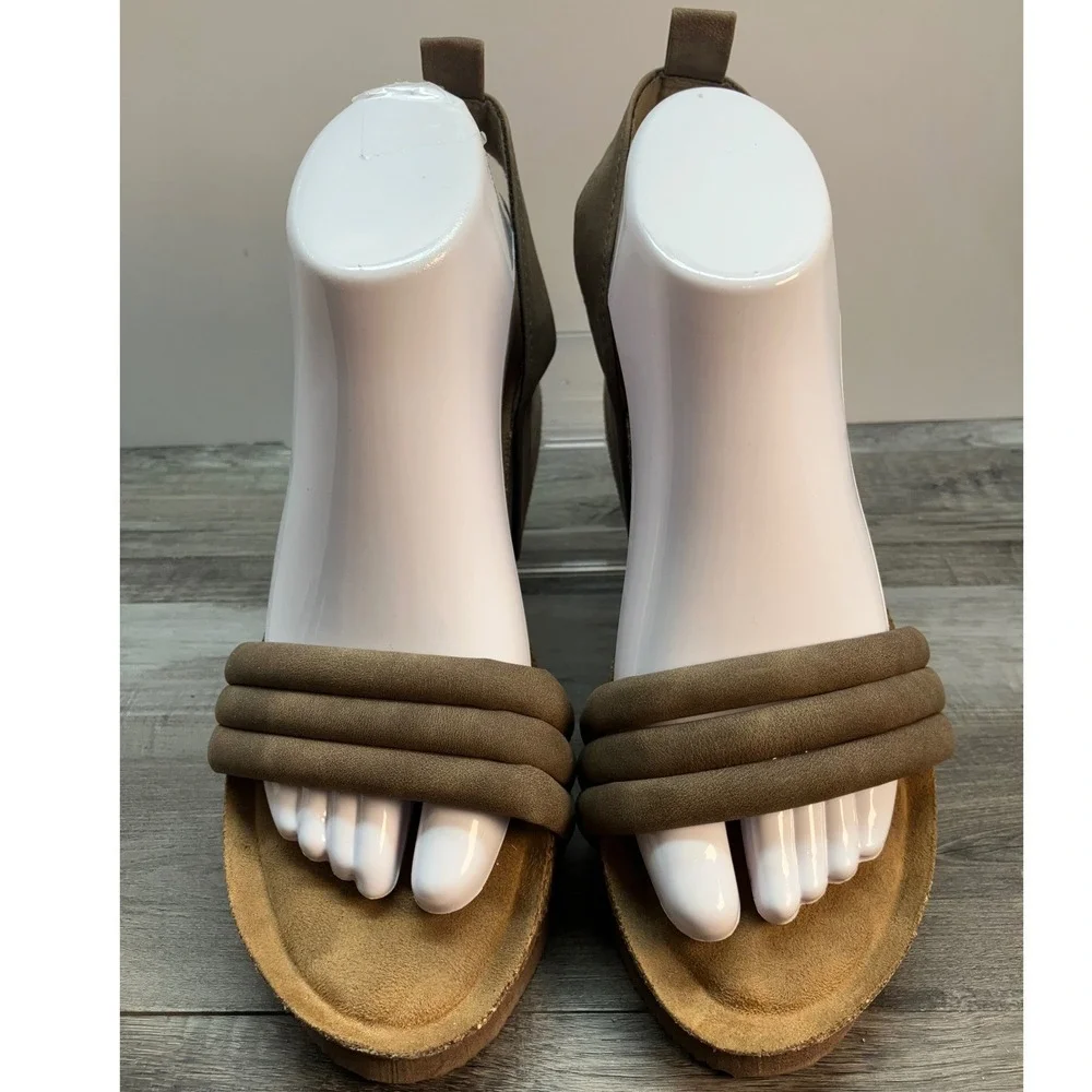 Maurices Cami Comfort Wedge Sandals Taupe Brown Puffy Strap Slingback 10M